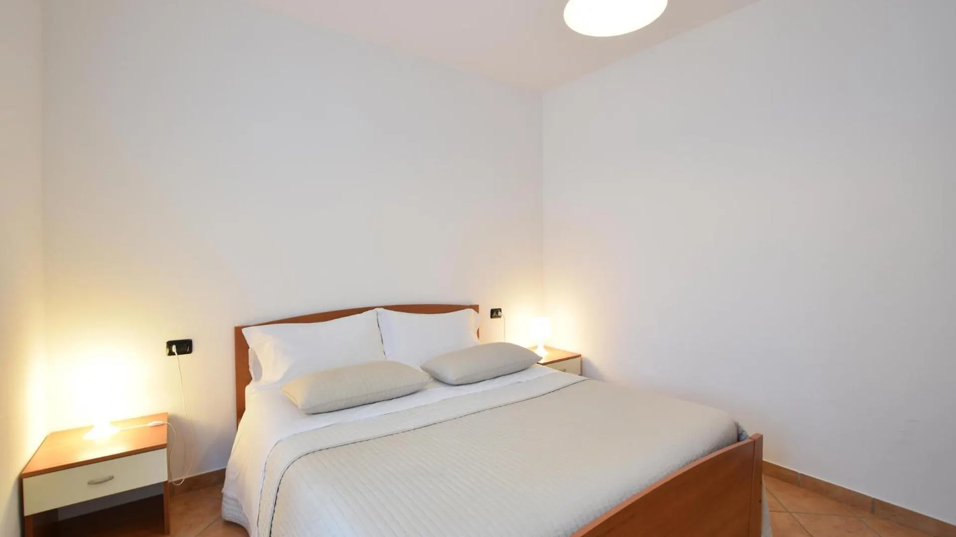 1 Bedroom Lovely Apartment In Domaso