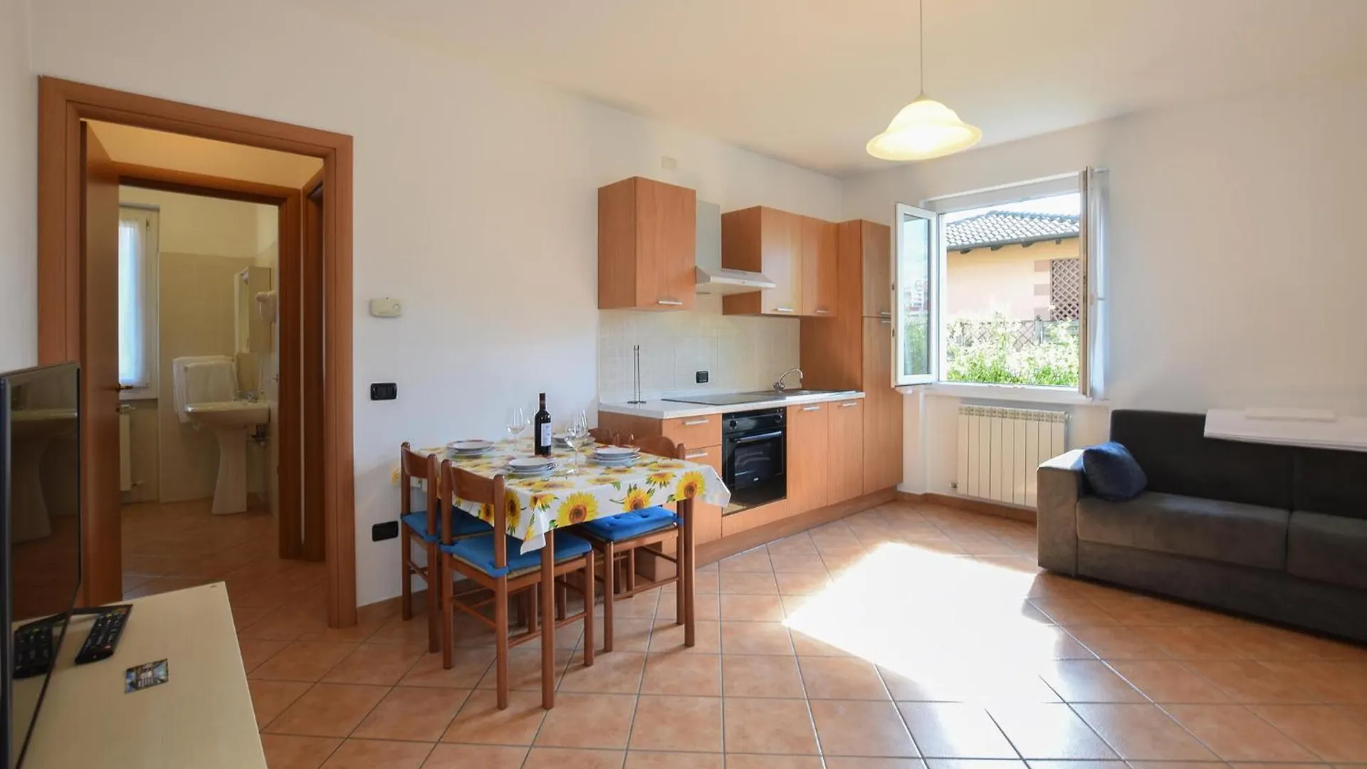 1 Bedroom Lovely Apartment In Domaso