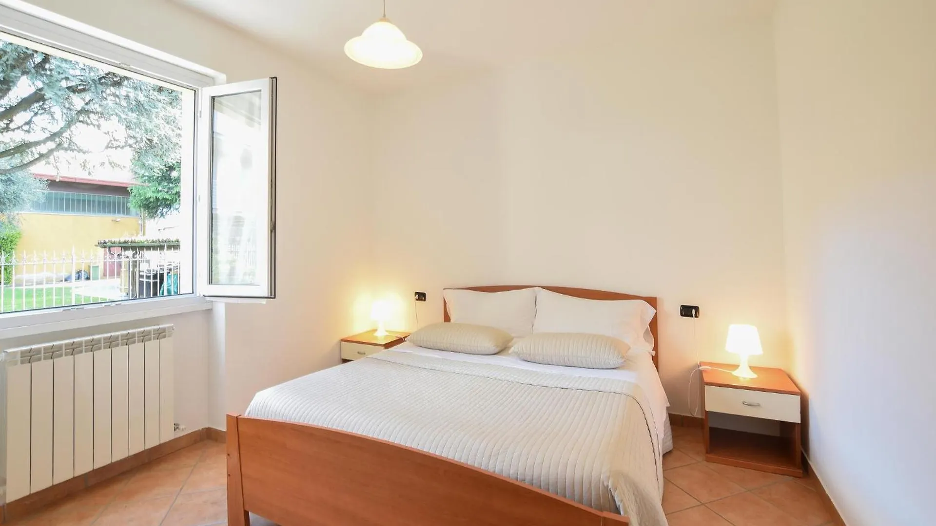 1 Bedroom Lovely Apartment In Domaso